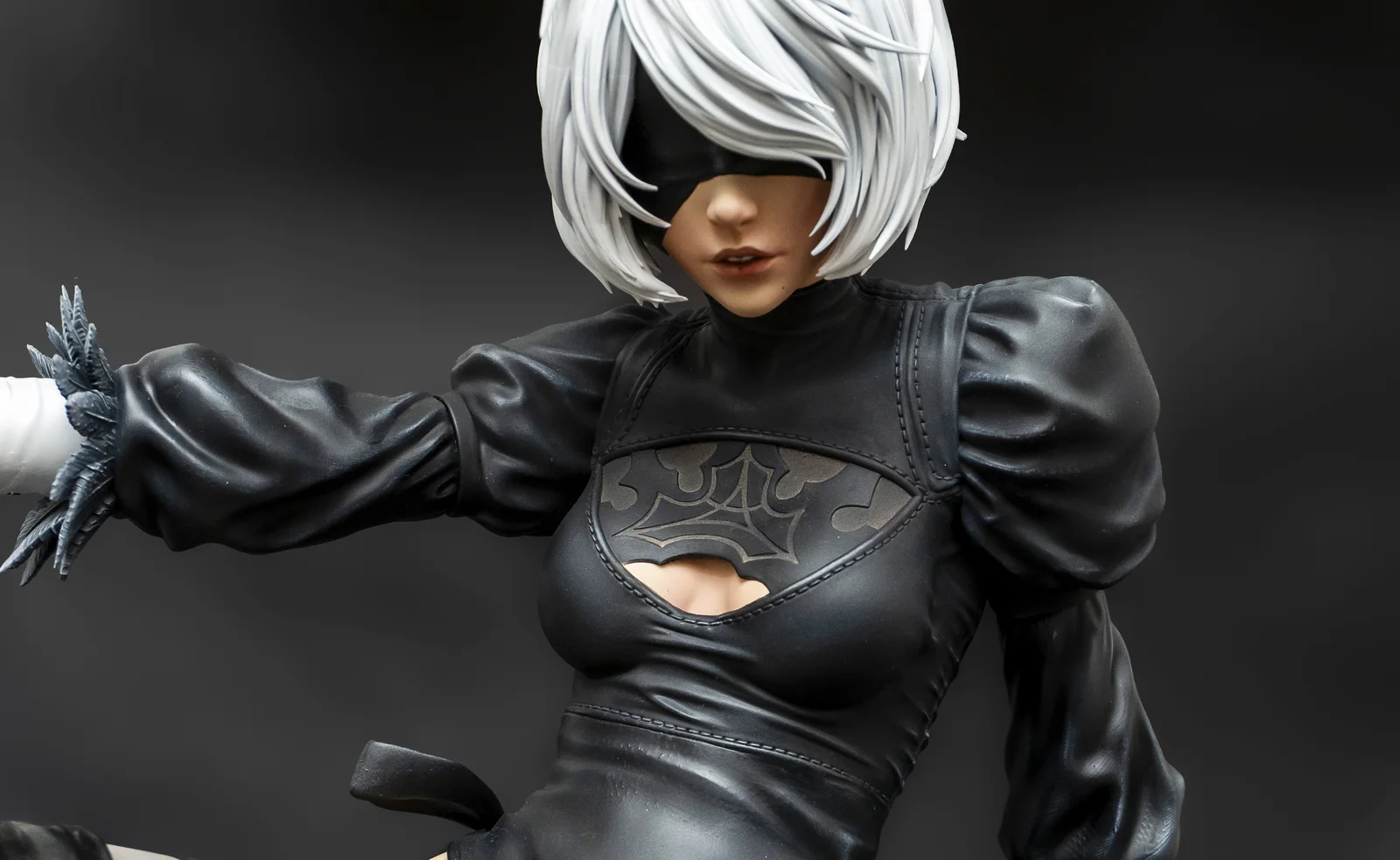 2B · V1 — NieR: Automata, hand-painted figure, photo 7