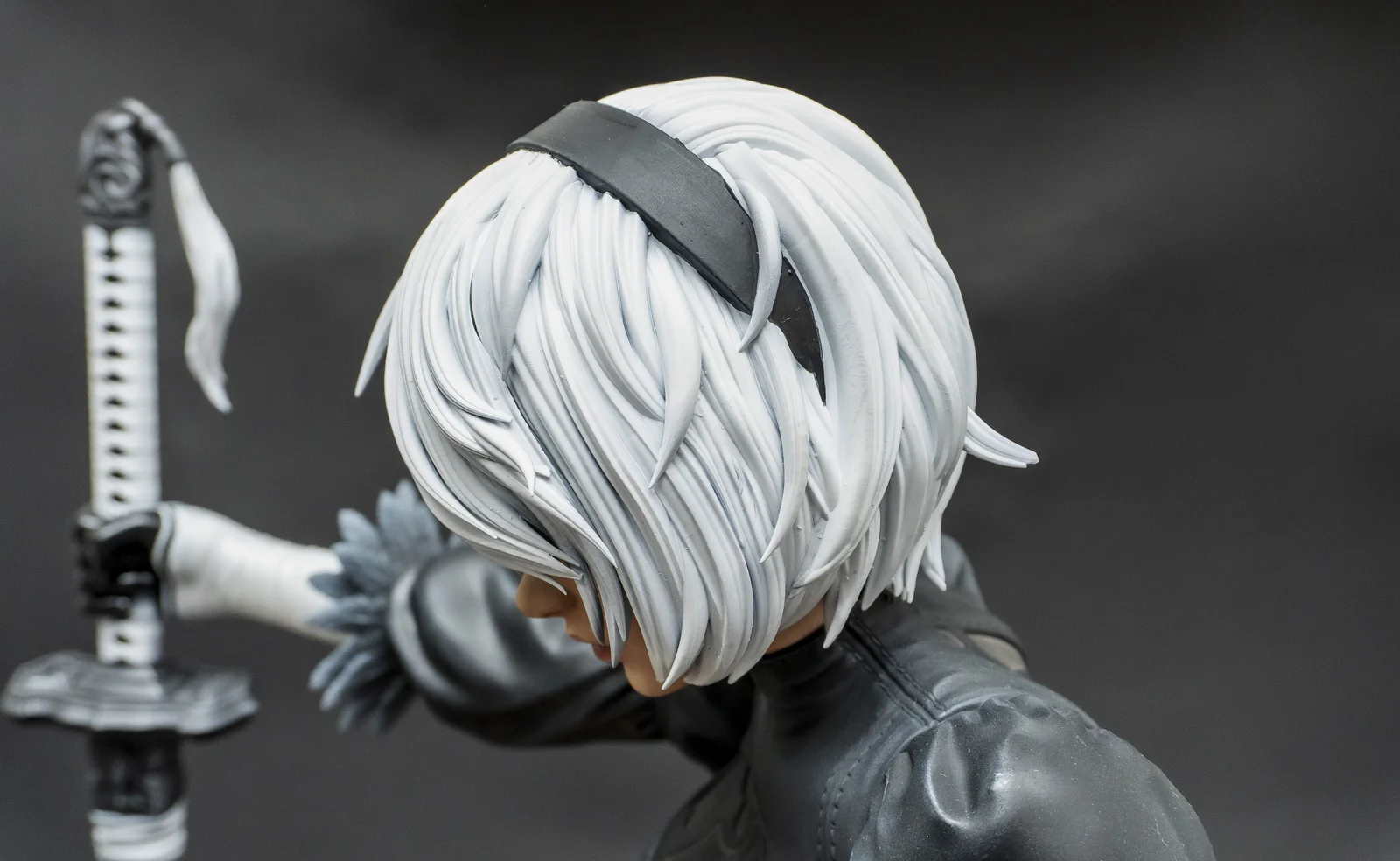 2B · V1 — NieR: Automata, hand-painted figure, photo 9