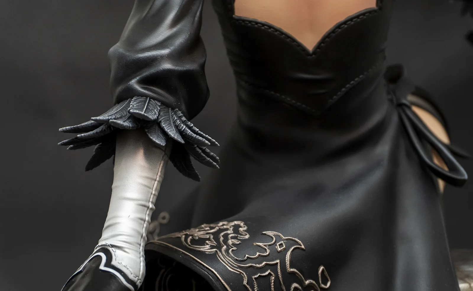 2B · V1 — NieR: Automata, hand-painted figure, photo 10