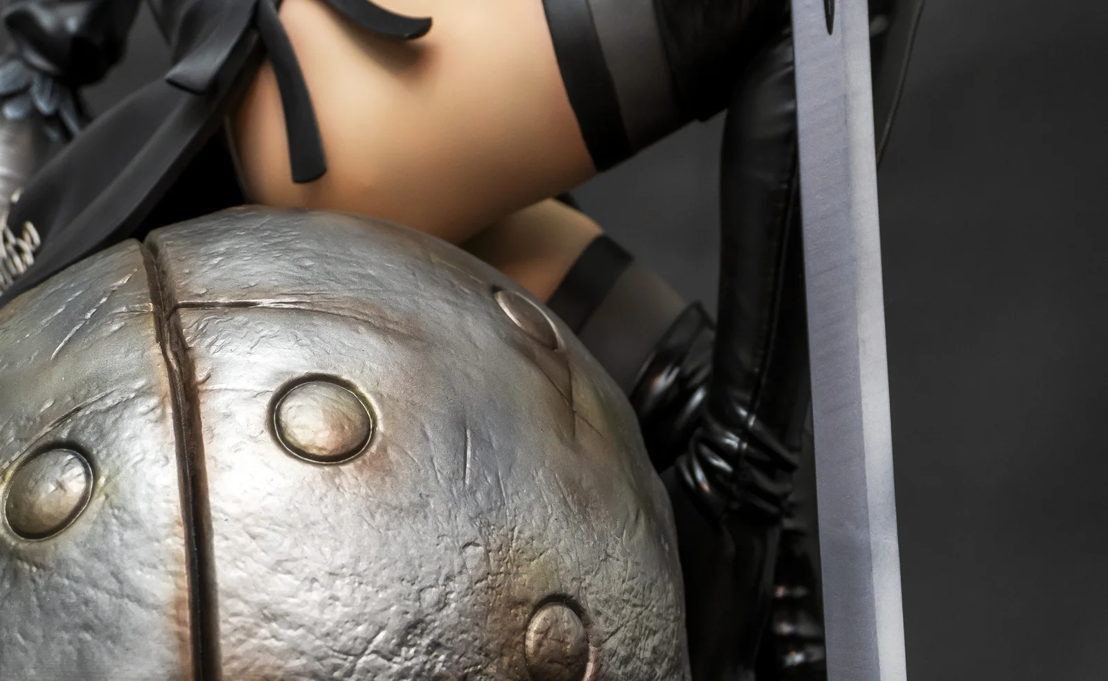 2B · V1 — NieR: Automata, hand-painted figure, photo 14