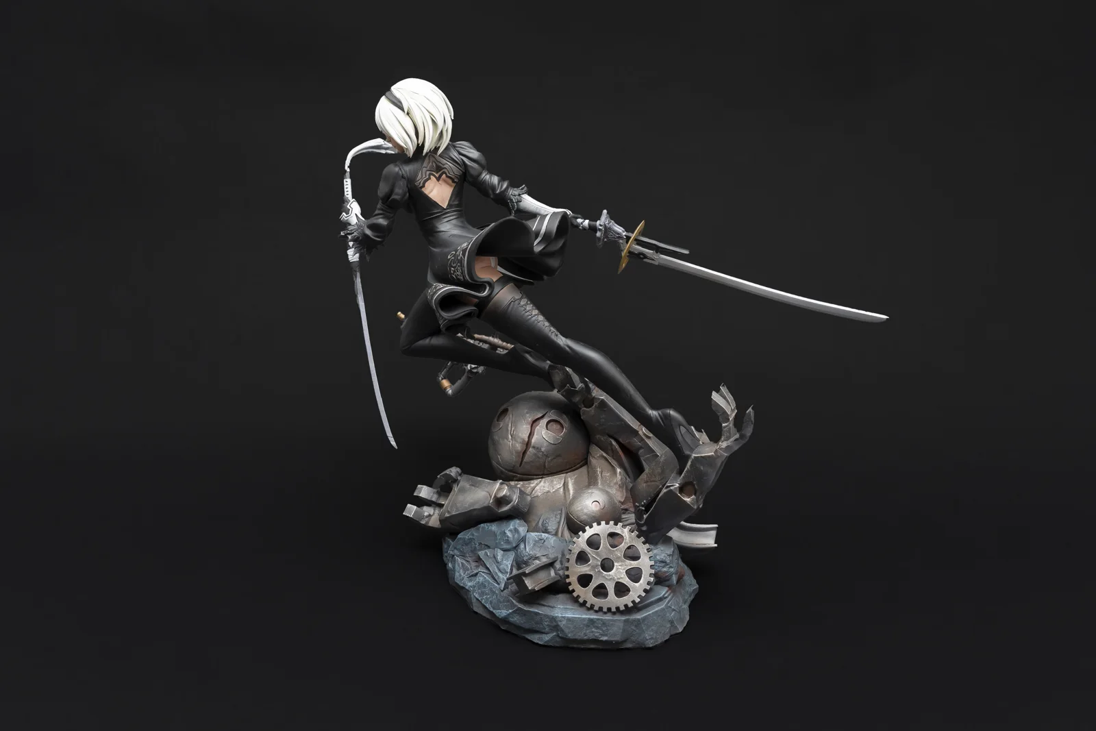 2B — NieR: Automata, hand-painted figure, photo 3