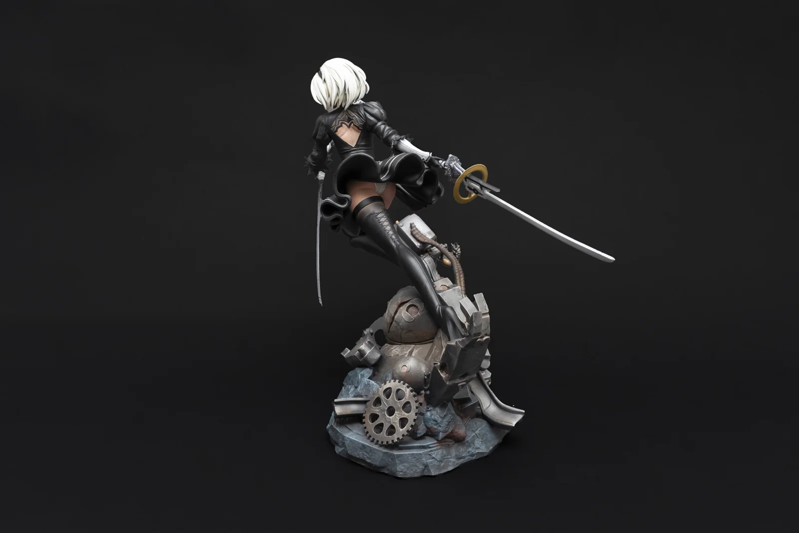 2B — NieR: Automata, hand-painted figure, photo 4