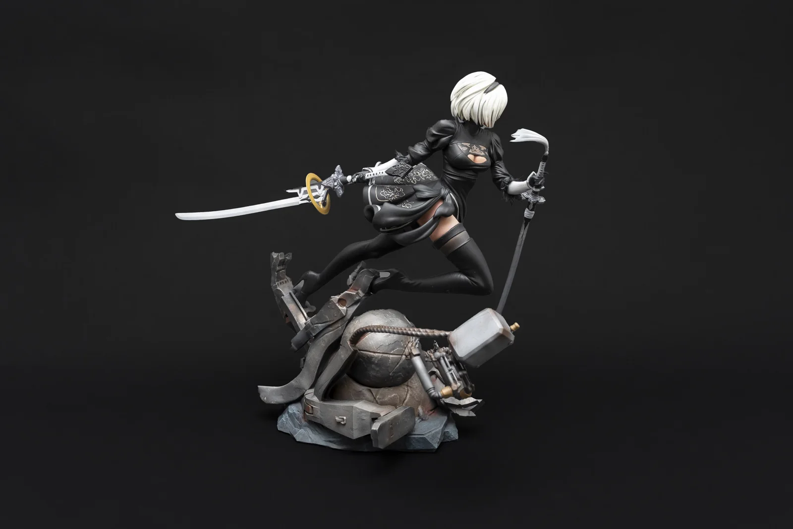 2B — NieR: Automata, hand-painted figure, photo 7