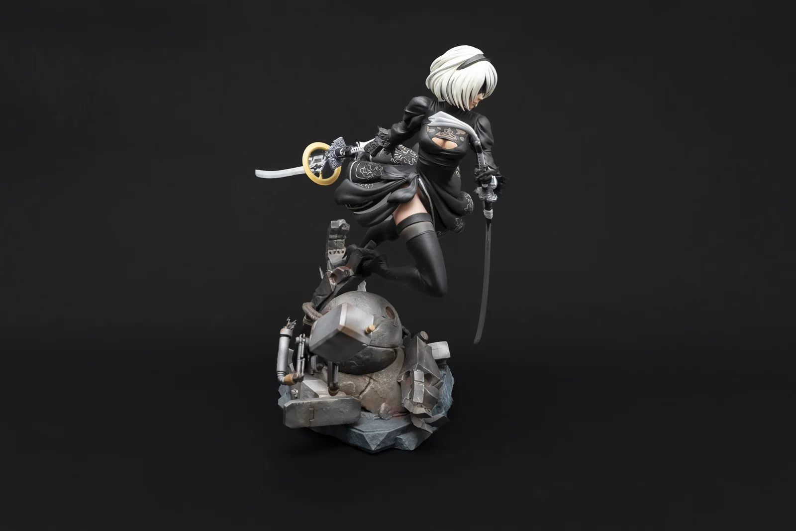 2B — NieR: Automata, hand-painted figure, photo 8