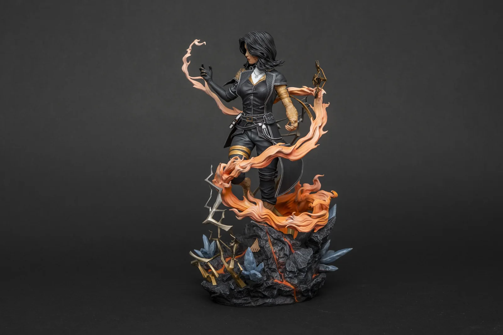 Lune — Clair Obscur: Expedition 33, hand-painted figure, photo 2