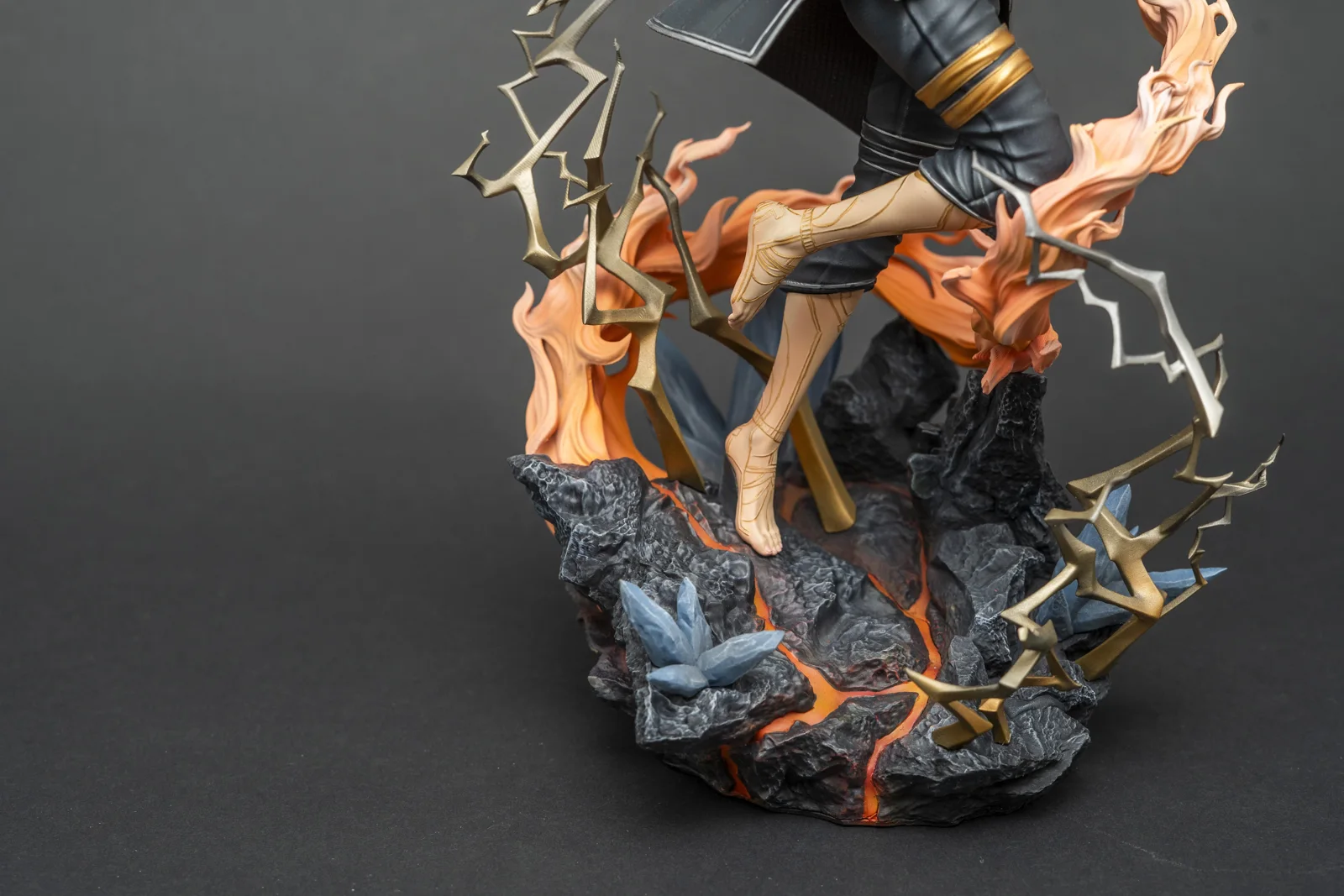 Lune — Clair Obscur: Expedition 33, hand-painted figure, photo 8