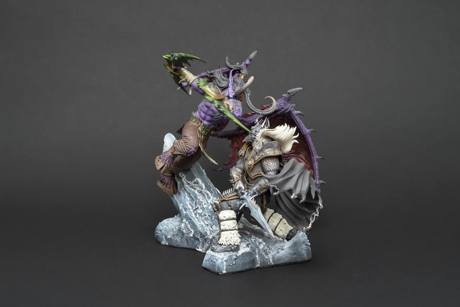 Illidan vs. Arthas — World of Warcraft, ръчно оцветена фигурка, снимка 2