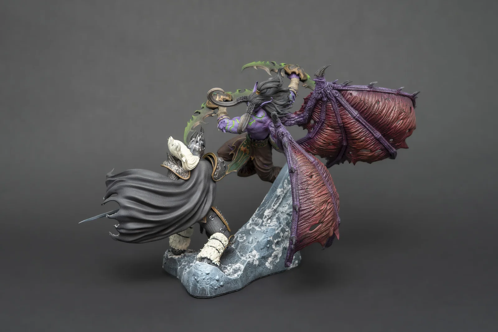 Illidan vs. Arthas — World of Warcraft, ръчно оцветена фигурка, снимка 3