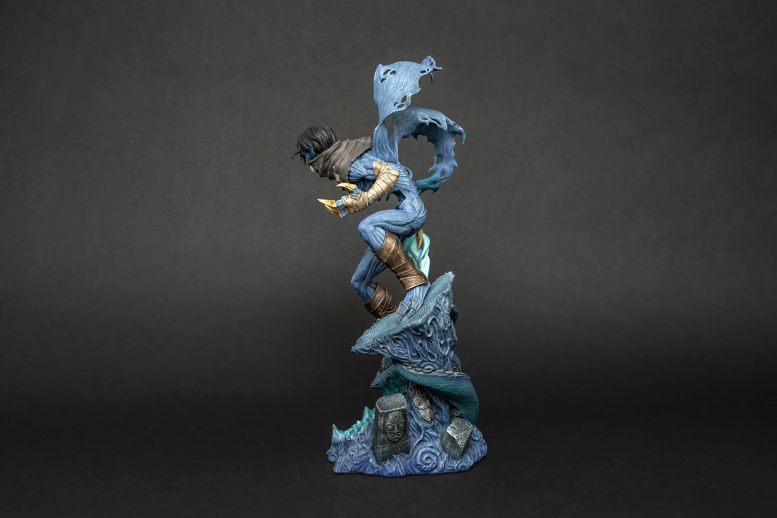 Raziel — Legacy of Kain, hand-painted figure, photo 6