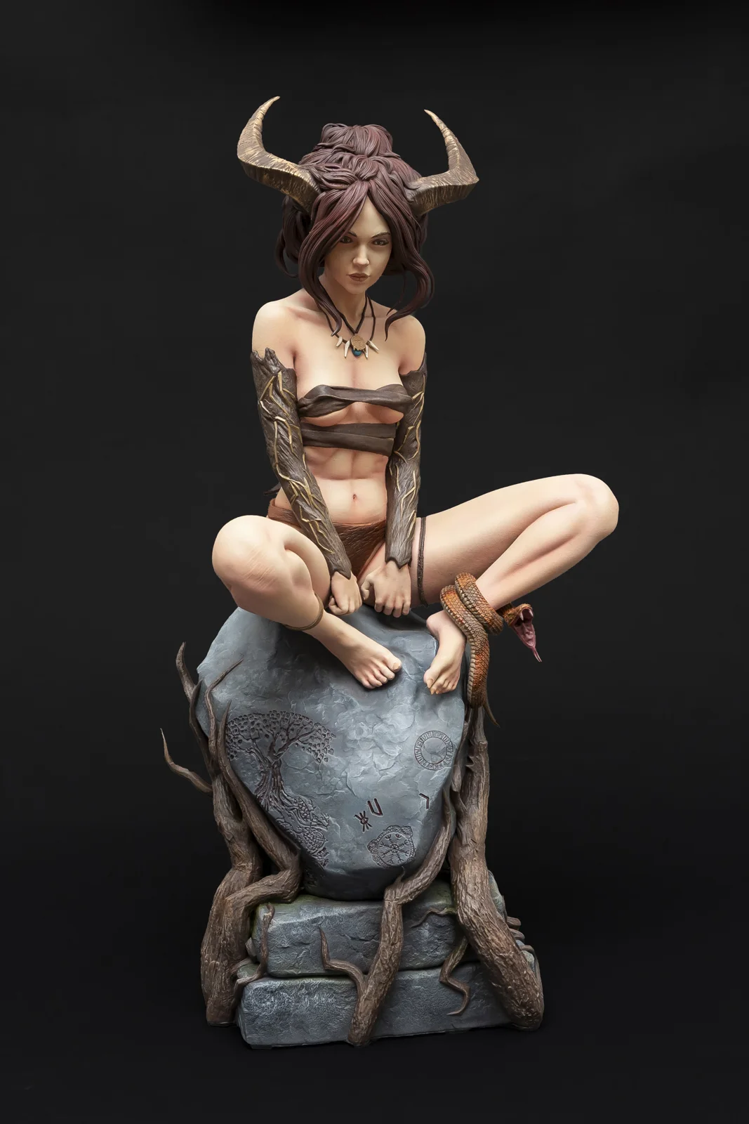 Sorana the Eldritch, ръчно оцветена фигурка, снимка 1